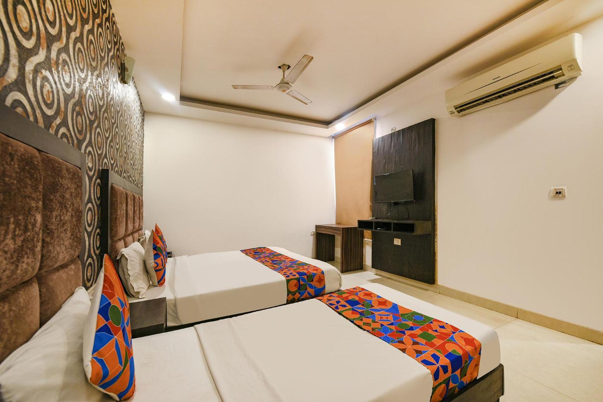 Fabhotel Belwood Near Igi Airport Yeni Delhi Dış mekan fotoğraf